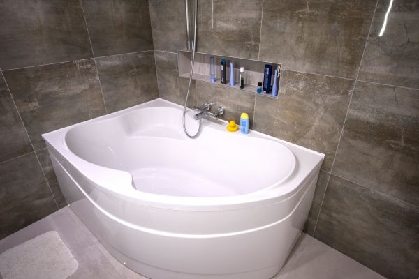 Large Bathtub Installation in Radcliff